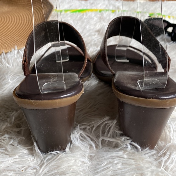 Womens Brown strap wedge sandals, size 9M - Picture 6 of 9